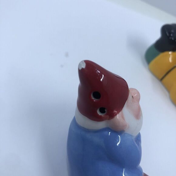 Cracker Barrel mini gnome salt and pepper shakers - Picture 5 of 14